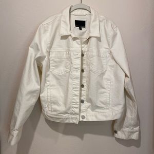 Banana Republic white denim trucker jacket XL Great for spring!